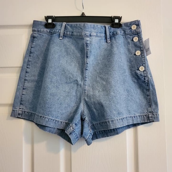 Shorts to lounge around in. - Picture 1 of 2